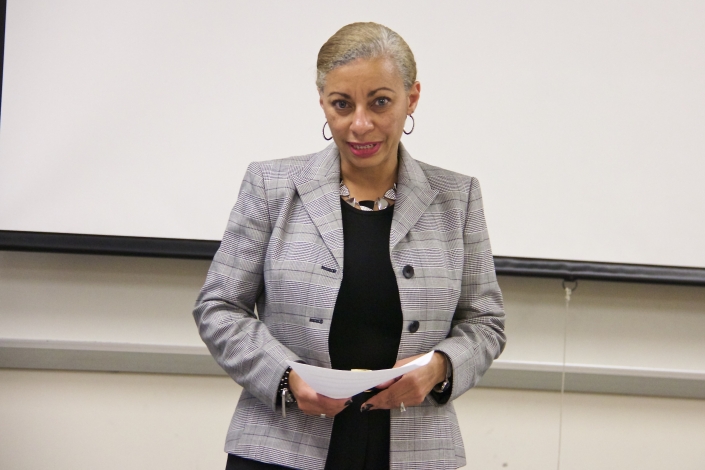 Keynote Speaker Emma McClain, RN, BSN, CLNC, Owner of Nurse Consults LLC and a Project Opportunity<sup>SM</sup> Glen Burnie Spring 2014 Class Graduate addressing graduates and guests