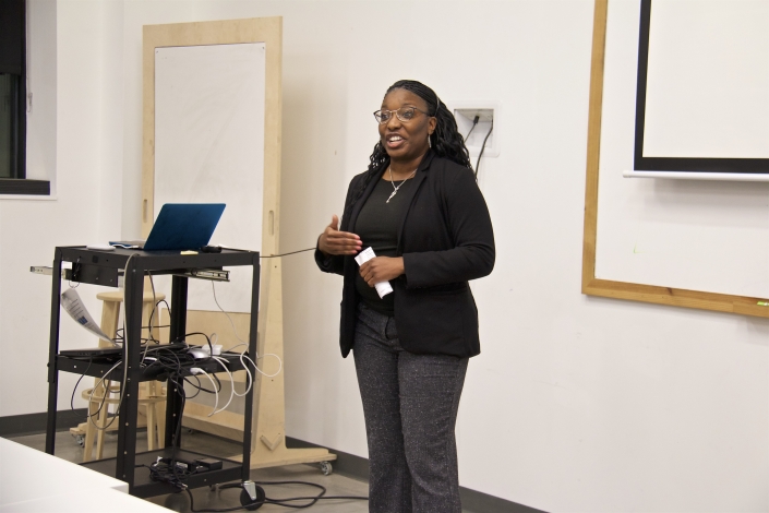 Gail Robinson, Owner of Robinson Business Solutions and Project Opportunity<sup>SM</sup> Graduate Baltimore Fall 2018 Class addressing graduates and guests.